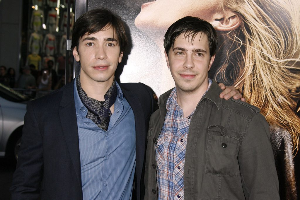 Justin Long and his brother Christian believe that they have contracted Corona virus